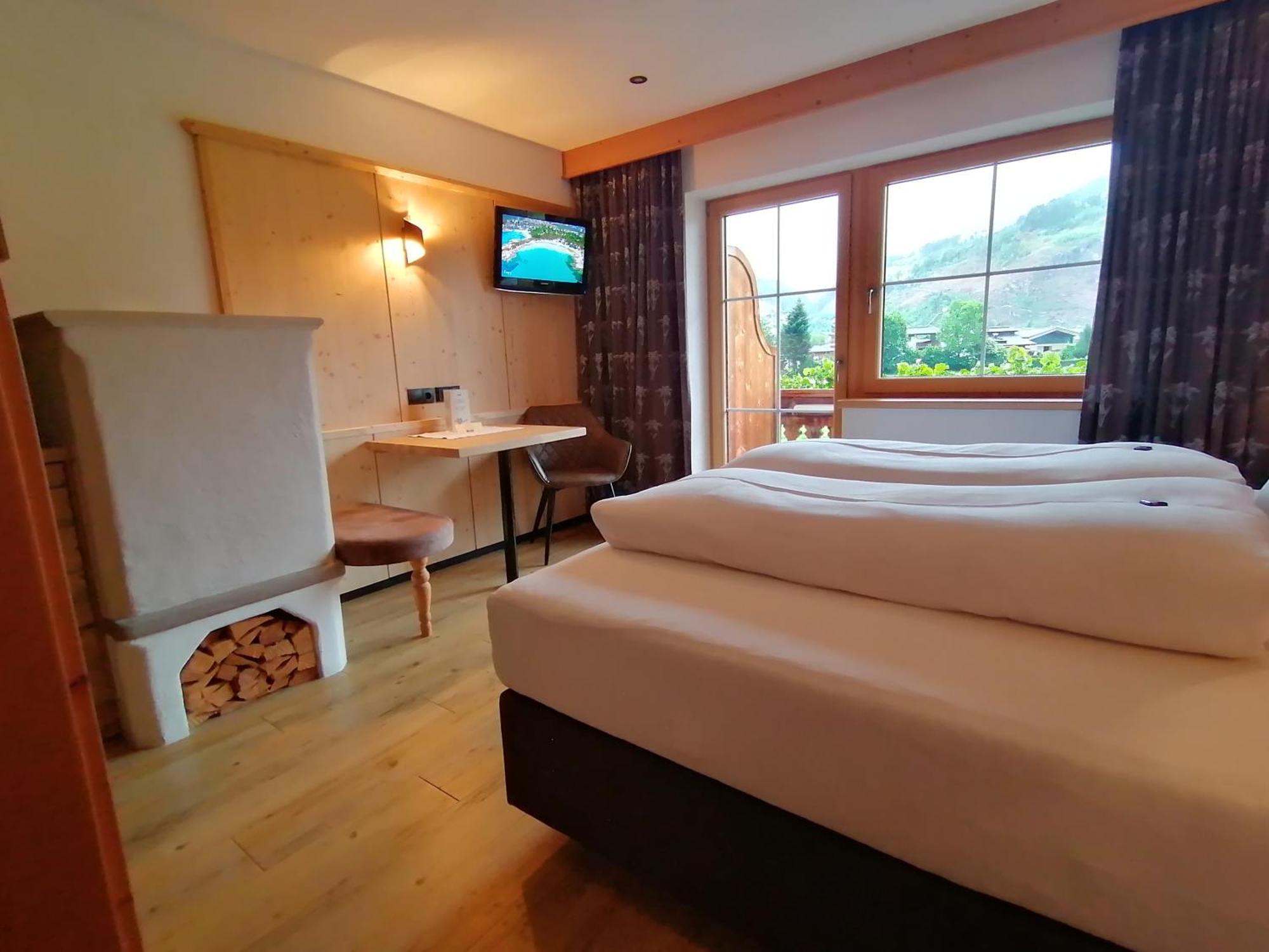 Tirol Appartement Haus Zillertal ツェル・アム・ツィラー エクステリア 写真